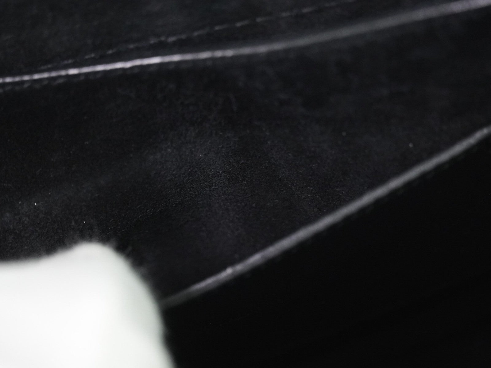 Saint Laurent Kaia Leather Black Leather Shoulder Bag Bag (Pre-Owned)