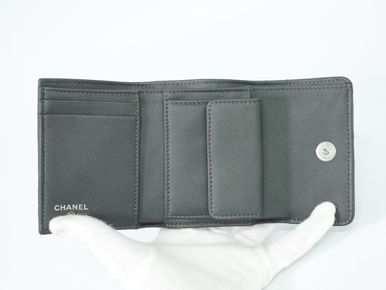 Chanel Camellia Flap Studded Camellia Lambskin Gray Leather Wallets Accessory (Pre-Owned)