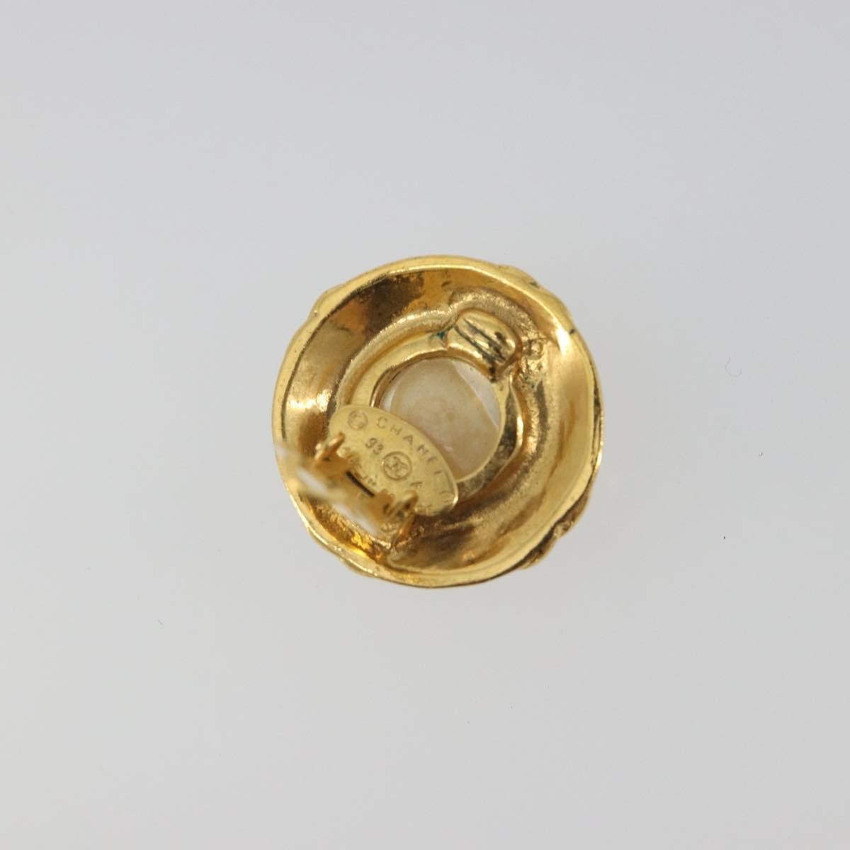Chanel Vintage Round Cc Clip-On Metal With Faux Pearl Gold Metal Earrings Jewelry (Pre-Owned)