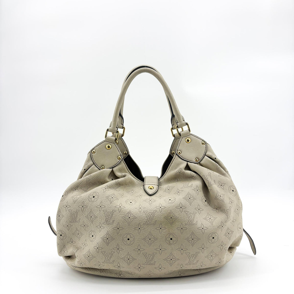 Louis Vuitton L Hobo Mahina Leather Beige Leather Shoulder Bag Bag (Pre-Owned)