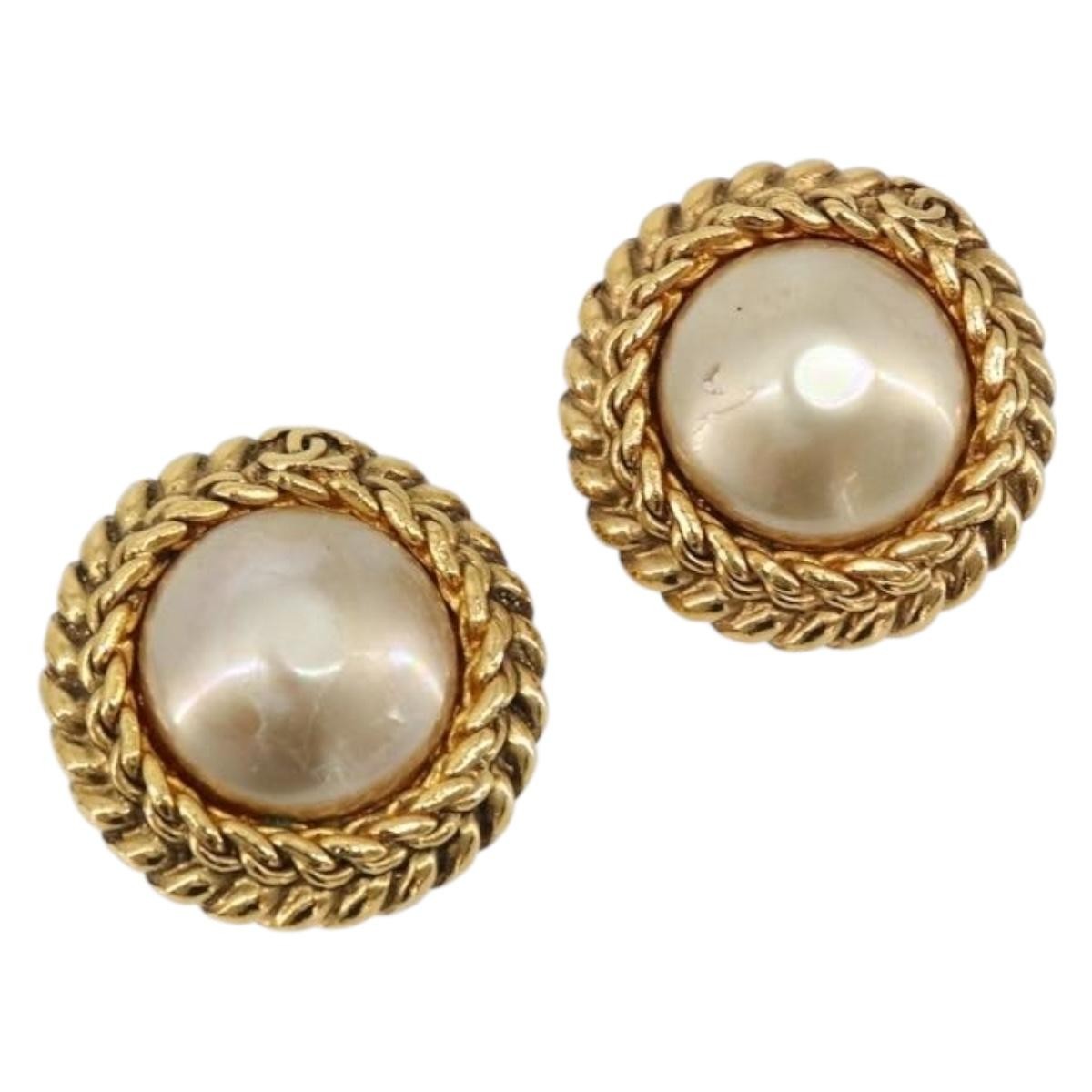 Chanel Vintage Round Clip-On Metal With Faux Pearl Gold Metal Earrings Jewelry (Pre-Owned)