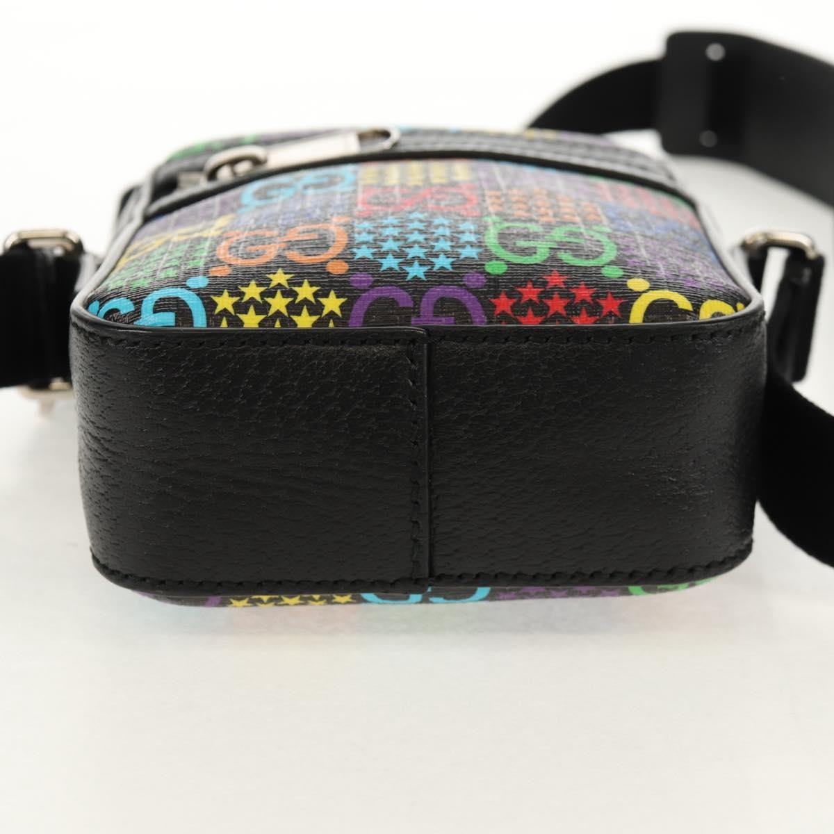 Gucci Front Zip Messenger Psychedelic Print Gg Coated Canvas Multicolour Canvas Shoulder Bag Bag (Pre-Owned)
