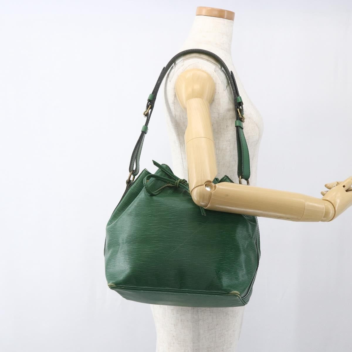 Louis Vuitton Petit Noe Epi Leather Green Leather Shoulder Bag Bag (Pre-Owned)