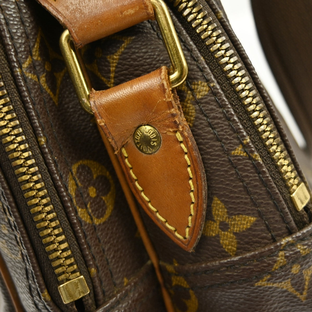 Louis Vuitton Reporter Monogram Canvas Brown Canvas Handbag (Pre-Owned)