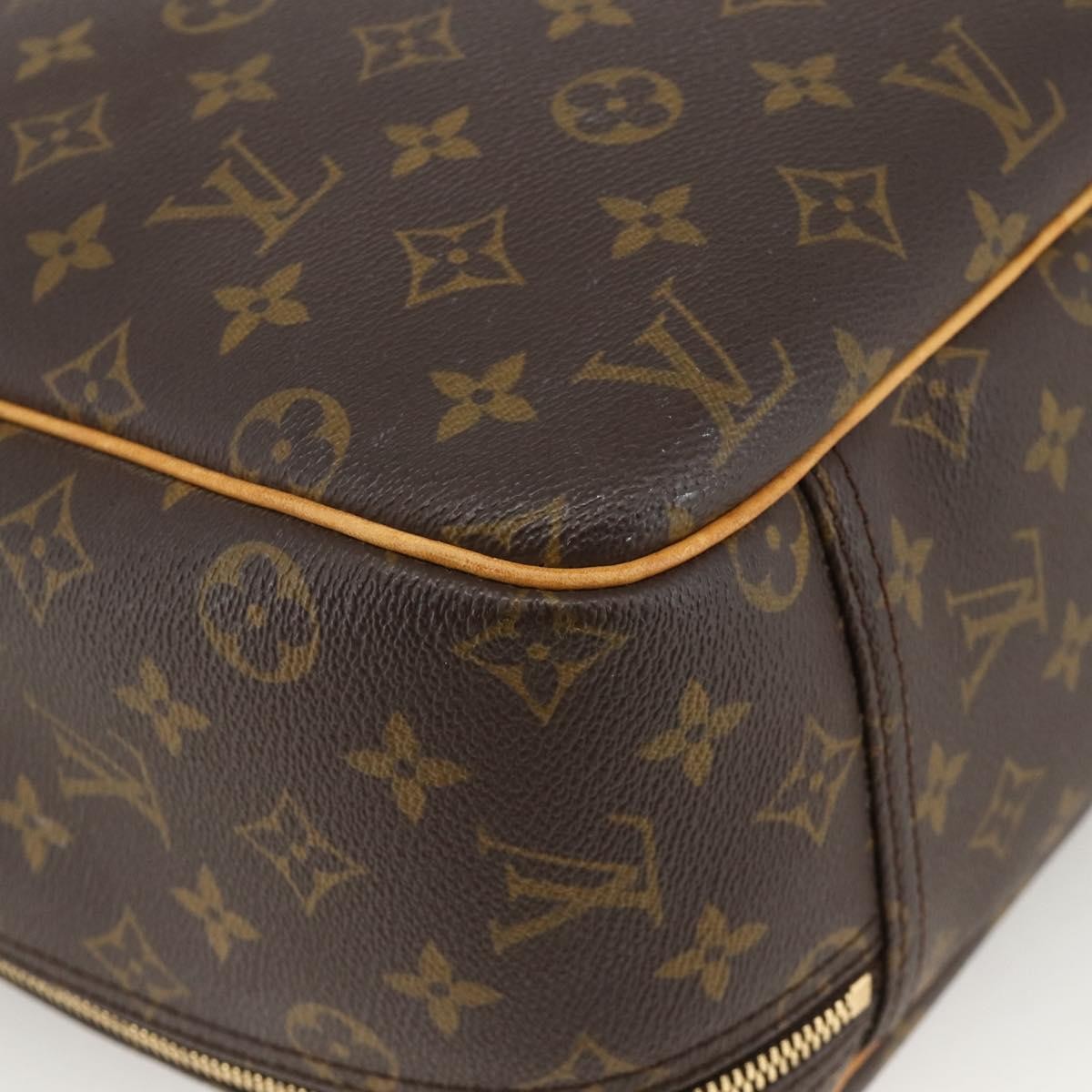 Louis Vuitton Excursion Monogram Brown Canvas Handbag (Pre-Owned)
