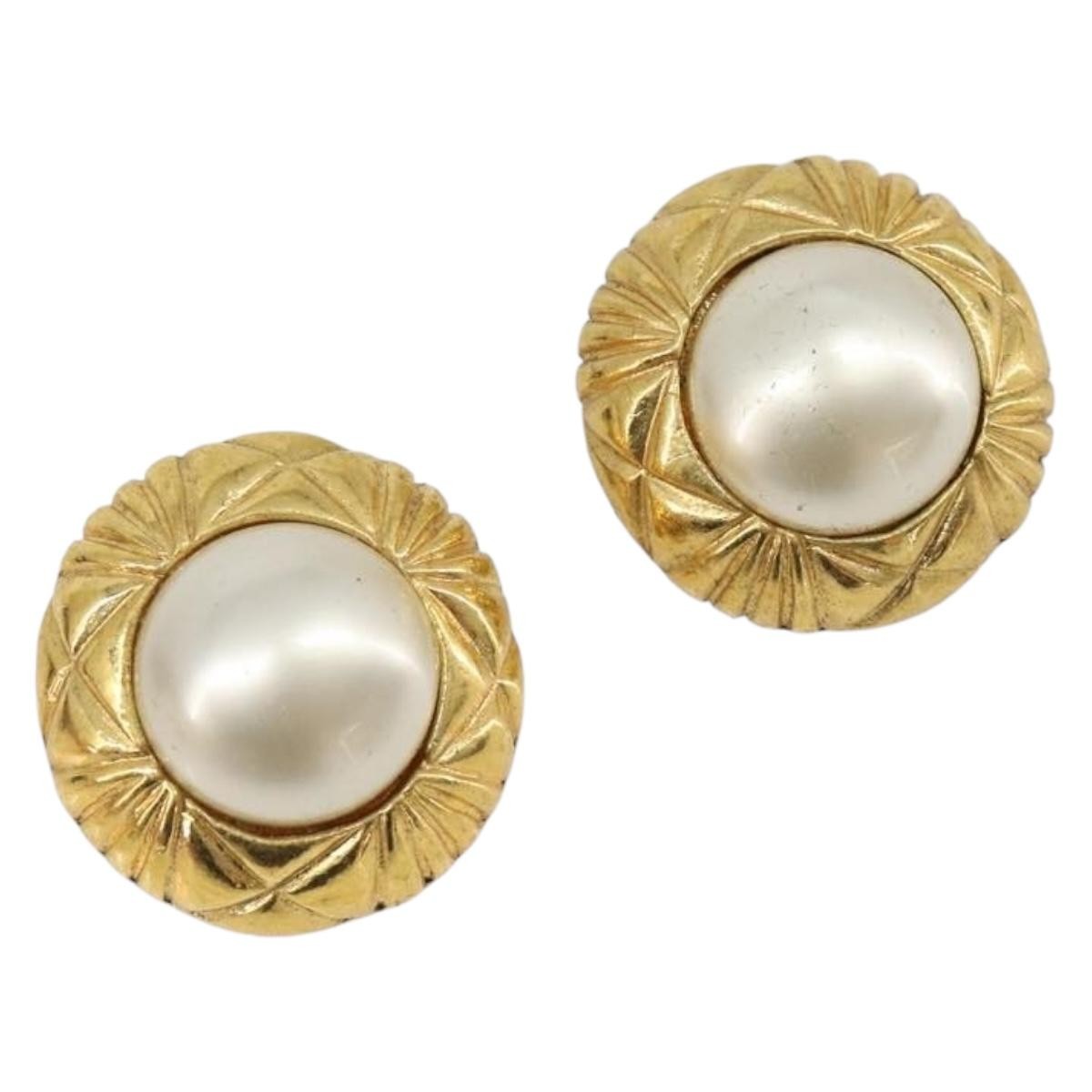 Chanel Vintage Round Clip-On Metal With Faux Pearl Gold Metal Earrings Jewelry (Pre-Owned)