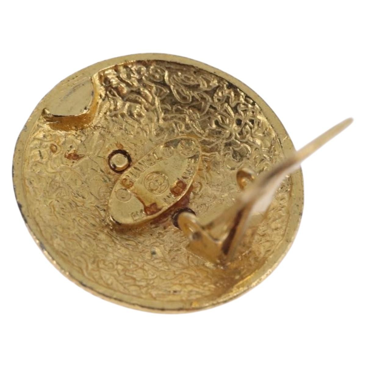 Chanel Vintage Round Cc Clip-On Metal Gold Metal Earrings Jewelry (Pre-Owned)