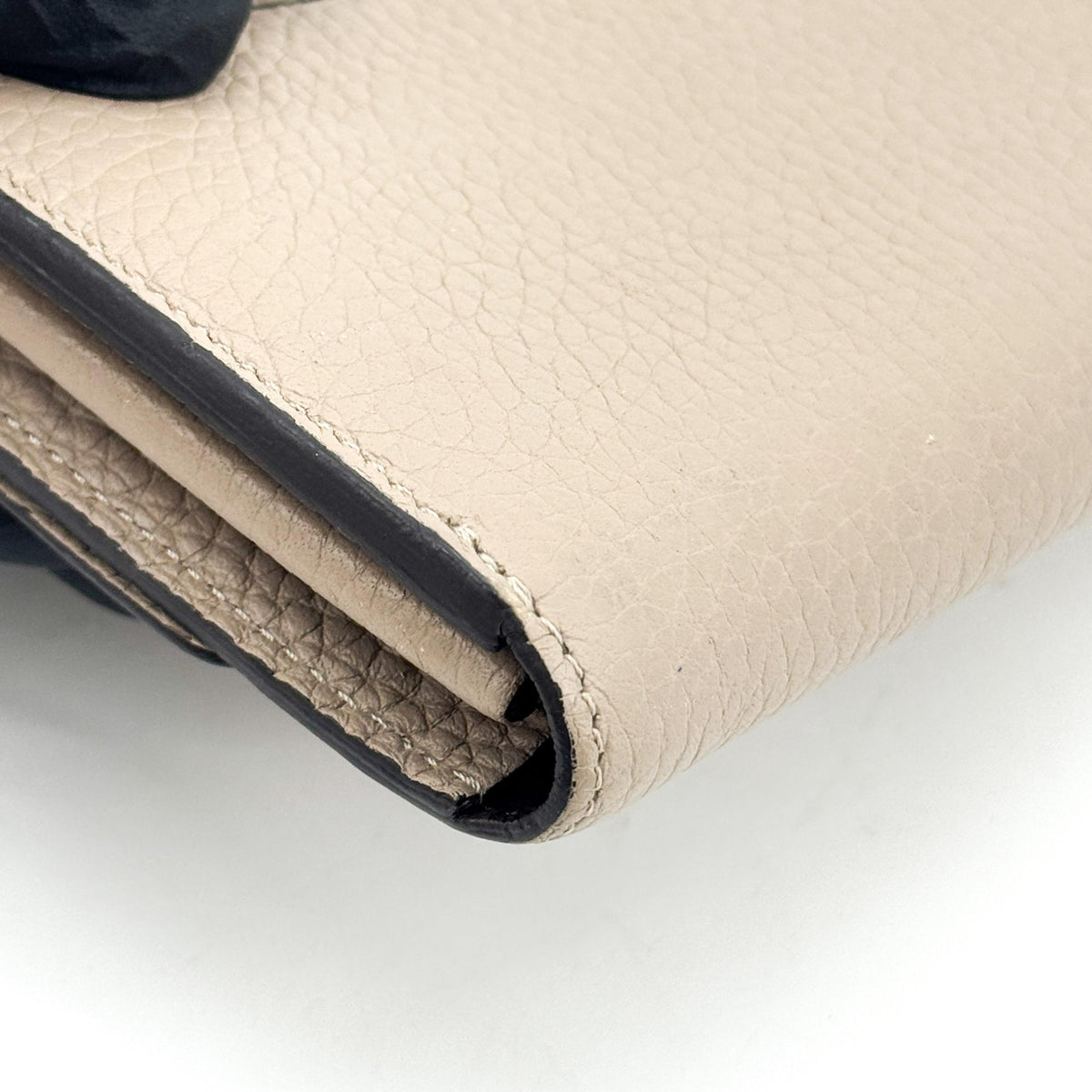 Louis Vuitton Louise Clutch Leather Beige Leather Clutche & Pouche Bag (Pre-Owned)
