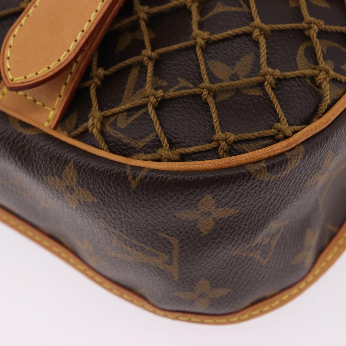 Louis Vuitton Congo Messenger Monogram Canvas Brown Canvas Shoulder Bag Bag (Pre-Owned)