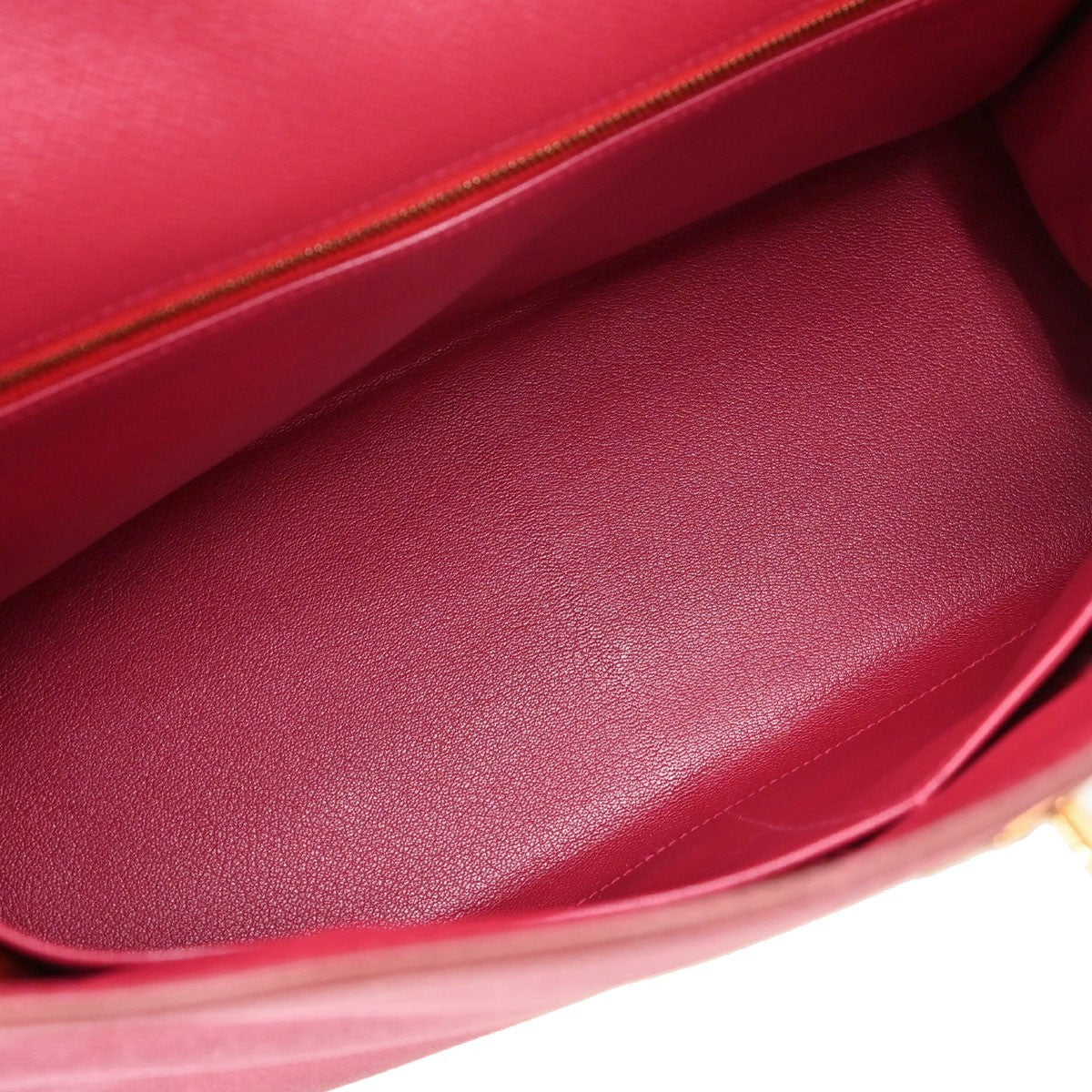Hermes Kelly Red Courchevel With Gold Hardware Red Calfskin Handbag (Pre-Owned)