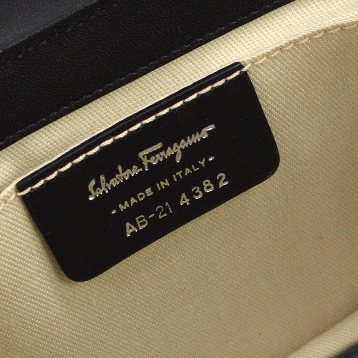 Salvatore Ferragamo Vintage Gancini Hobo Leather Black Patent_Leather Shoulder Bag Bag (Pre-Owned)