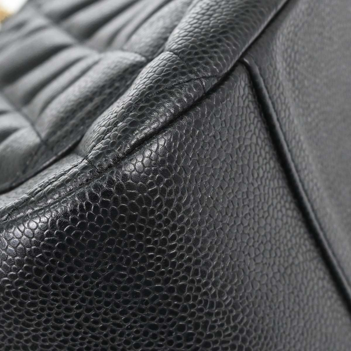 Chanel Timeless Cc Chain Quilted Caviar Black Leather Shoulder Bag Bag (Pre-Owned)