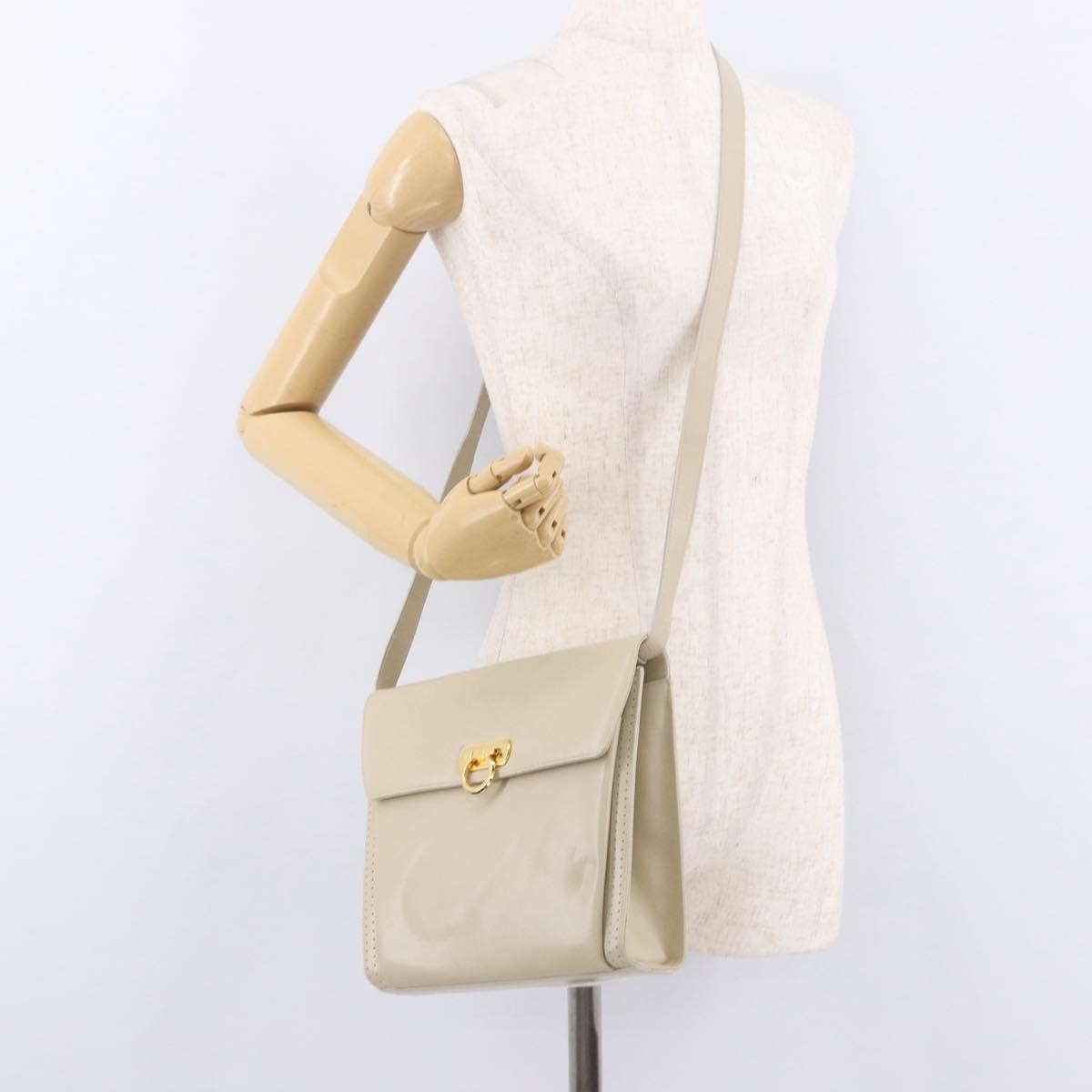 Salvatore Ferragamo Gancini Leather Beige Leather Shoulder Bag Bag (Pre-Owned)