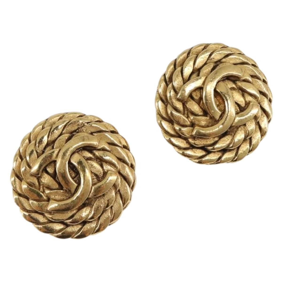 Chanel Vintage Cc Round Clip-On Metal Gold Metal Earrings Jewelry (Pre-Owned)