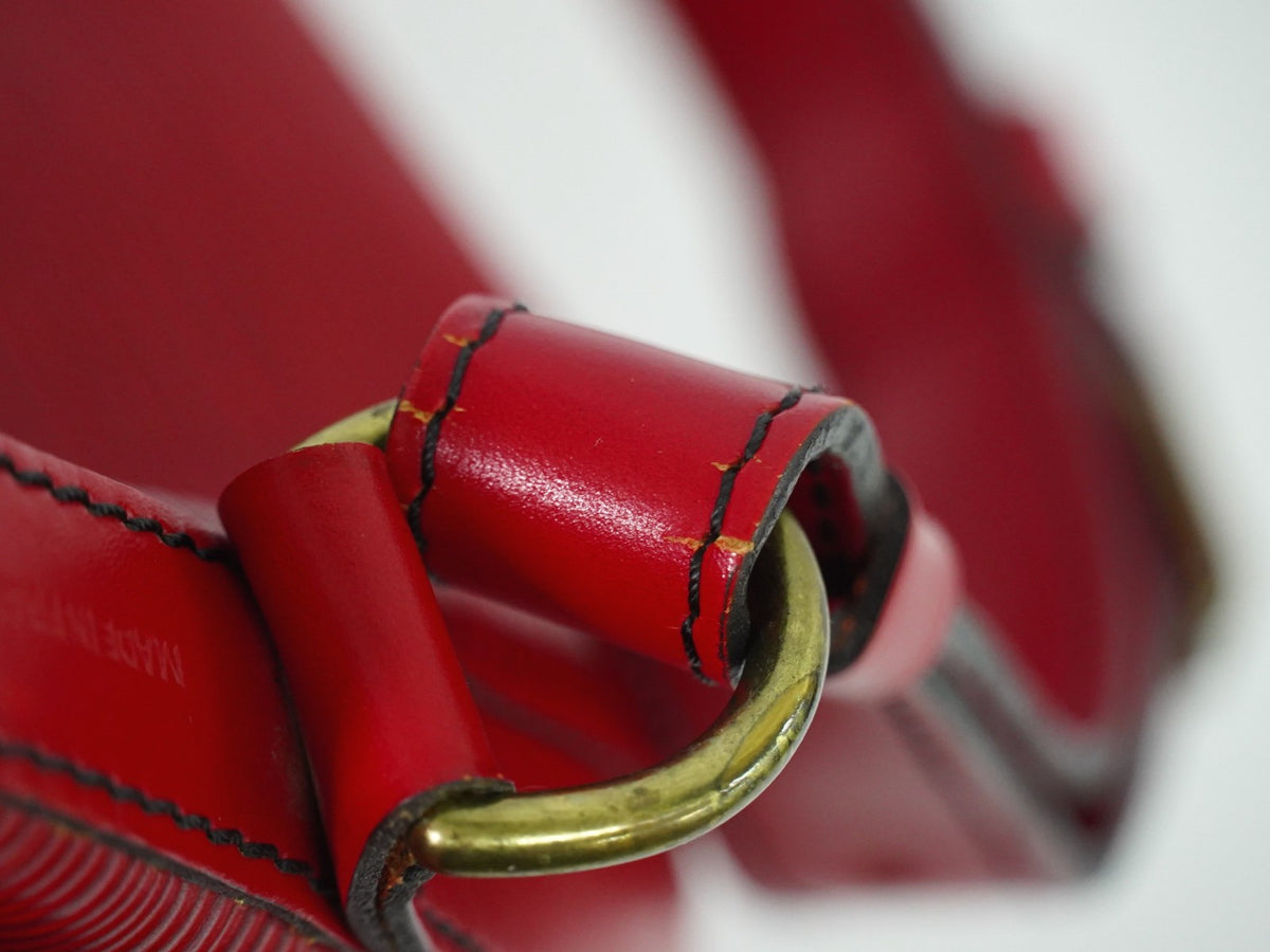 Louis Vuitton Petit Noe Epi Leather Red Leather Handbag (Pre-Owned)