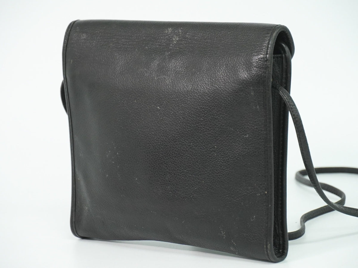 Saint Laurent Vintage Leather Black Leather Shoulder Bag Bag (Pre-Owned)