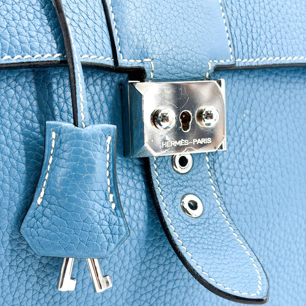 Hermes Sac A Depeches Togo Blue Leather Handbag (Pre-Owned)