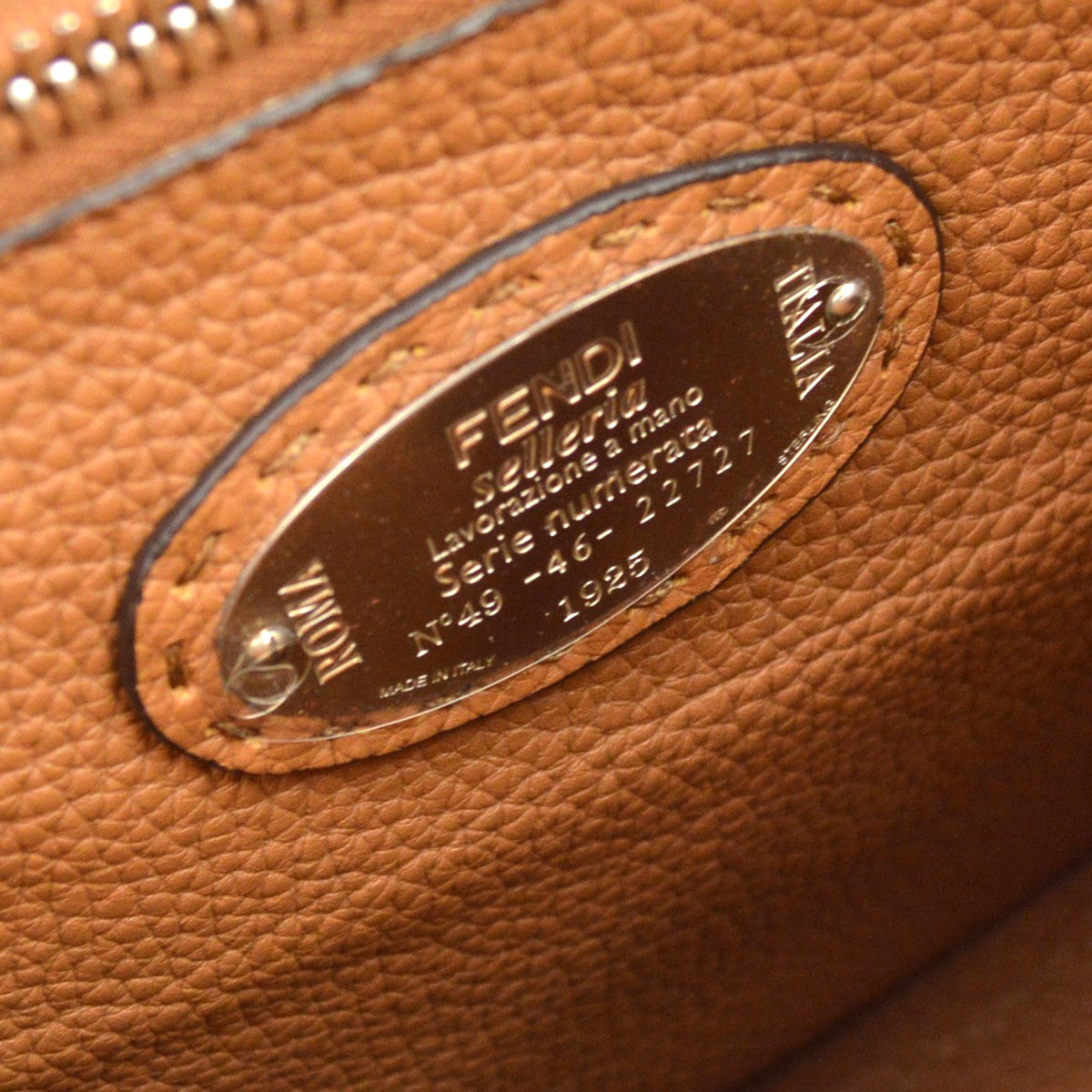 Fendi Selleria Peekaboo Leather Black Leather Handbag (Pre-Owned)