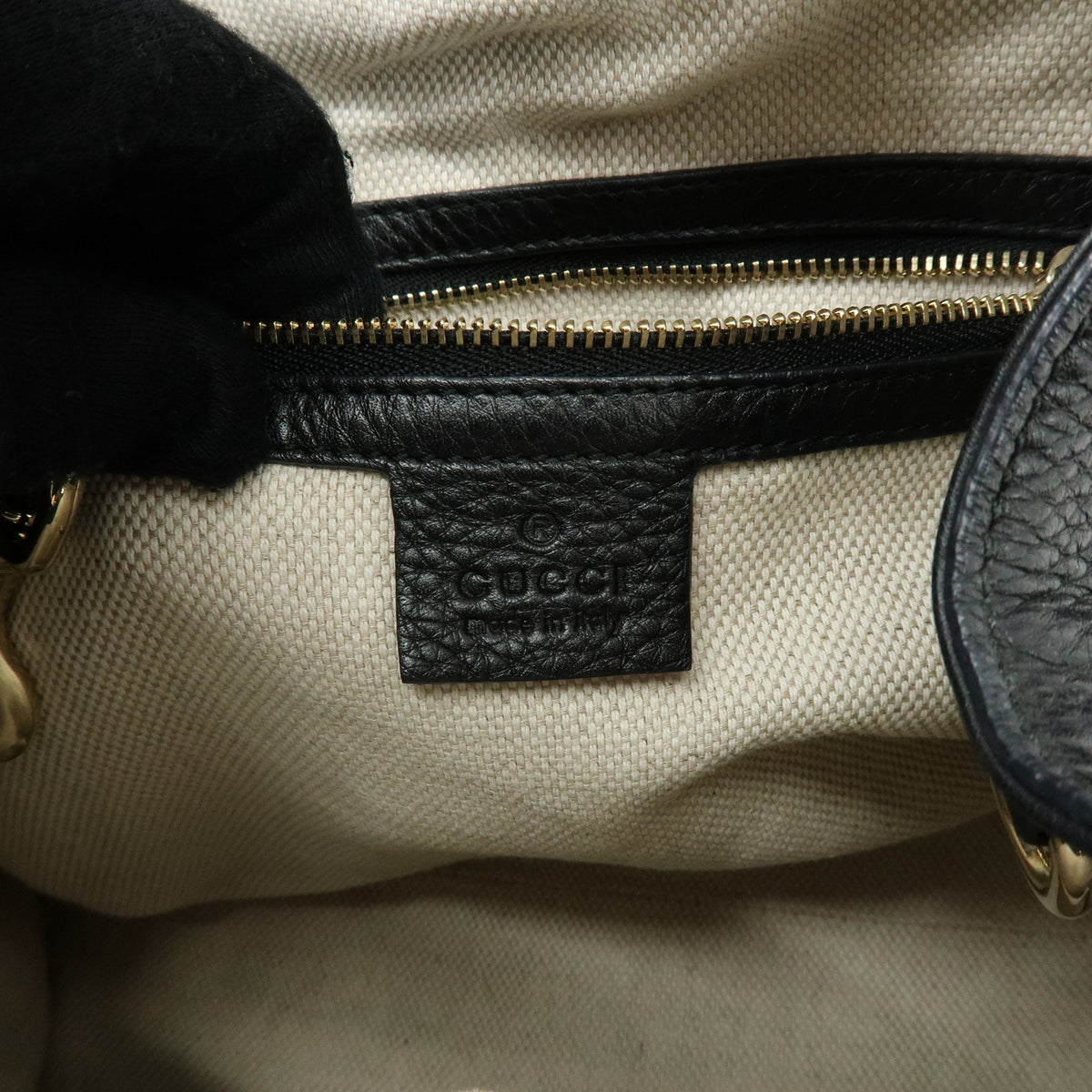 Gucci Soho Leather Black Leather Shoulder Bag Bag (Pre-Owned)