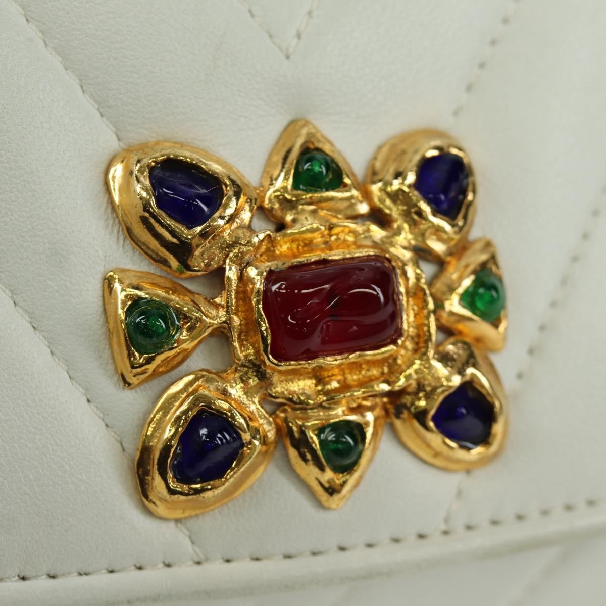 Chanel Vintage Gripoix Flap Leather White Leather Shoulder Bag Bag (Pre-Owned)