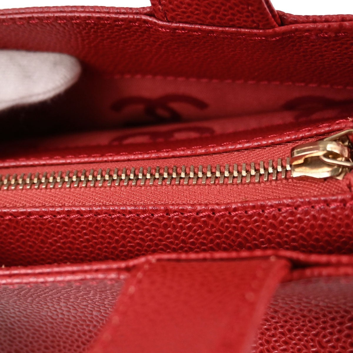 Chanel Vintage Logo Caviar Red Leather Tote Bag Bag (Pre-Owned)