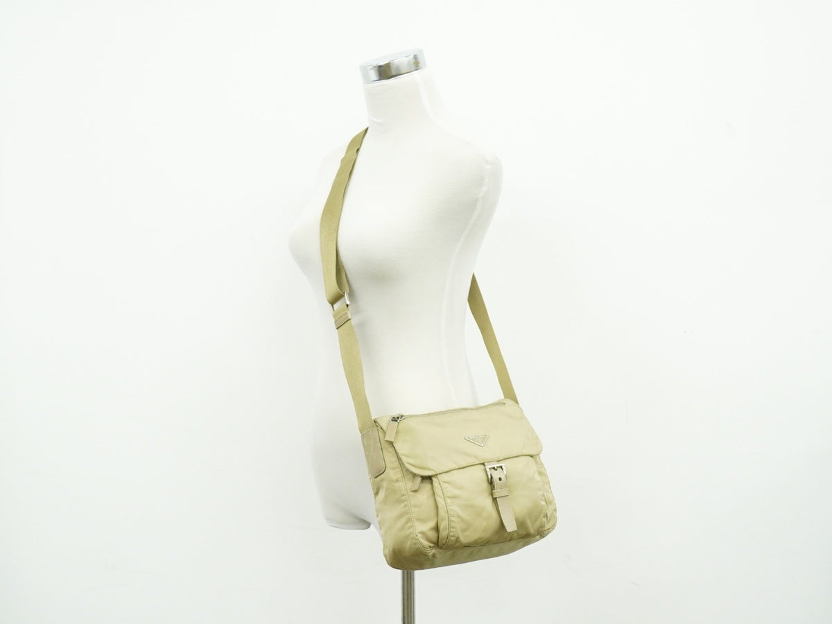Prada Buckle Messenger Tessuto Beige Nylon Shoulder Bag Bag (Pre-Owned)