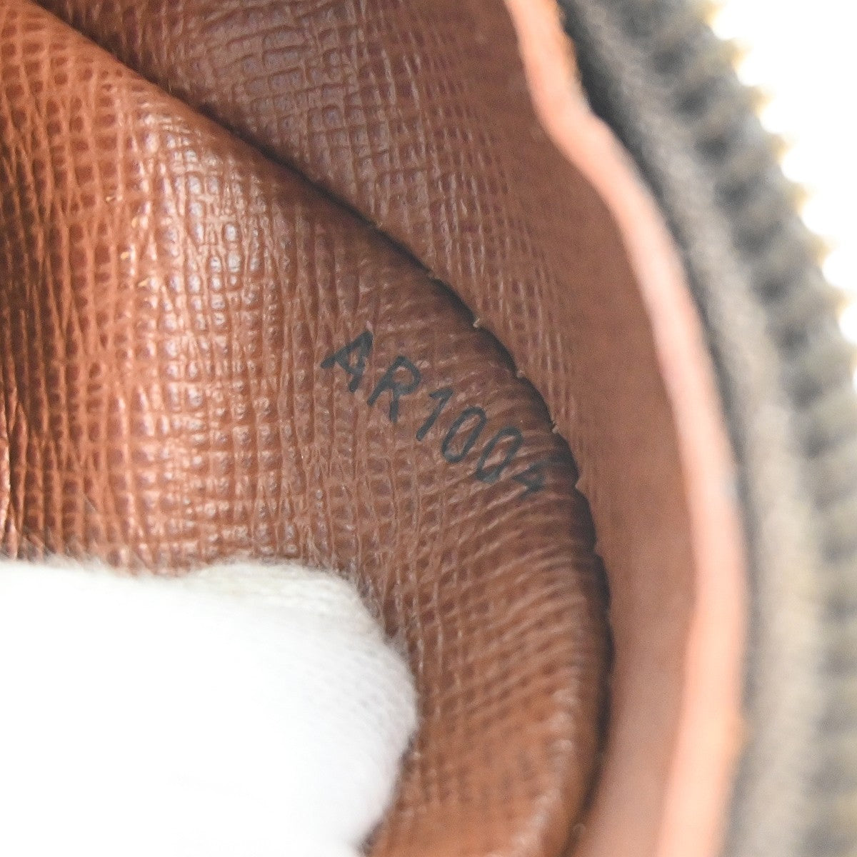 Louis Vuitton Nil Messenger Monogram Canvas Brown Canvas Handbag (Pre-Owned)
