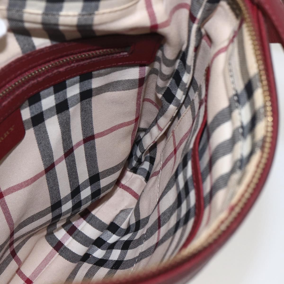 Burberry Vintage Leather Red Leather Shoulder Bag Bag (Pre-Owned)