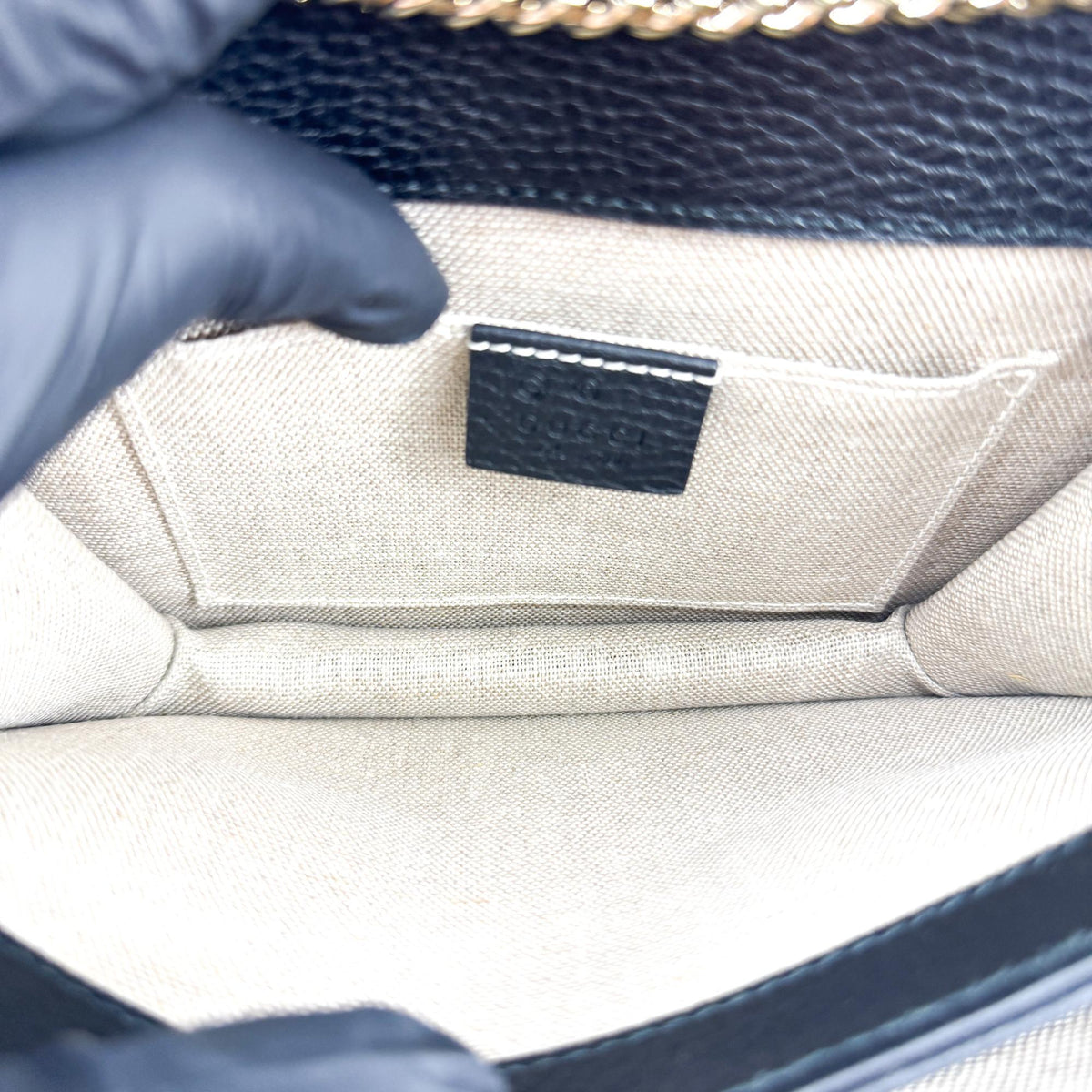 Gucci Interlocking Leather Black Leather Shoulder Bag Bag (Pre-Owned)