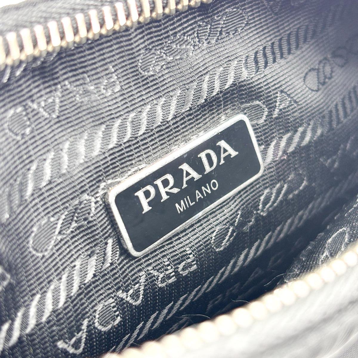 Prada Re-Edition 2005 Tessuto Black Nylon Shoulder Bag Bag (Pre-Owned)