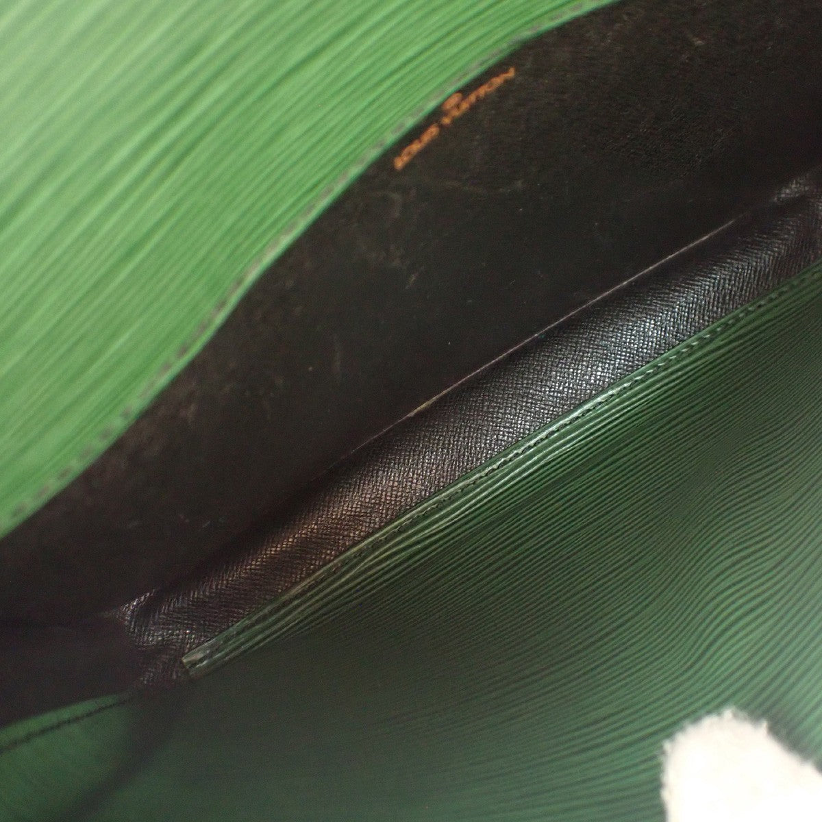 Louis Vuitton Cartouchiere Epi Leather Green Leather Handbag (Pre-Owned)
