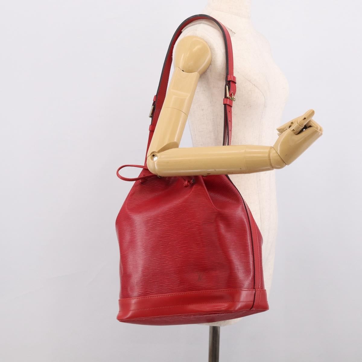 Louis Vuitton Petit Noe Epi Leather Red Leather Handbag (Pre-Owned)