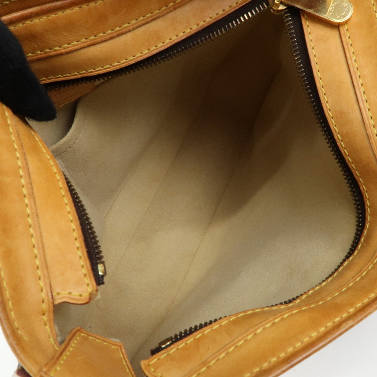 Louis Vuitton Hudson Monogram Canvas Brown Canvas Handbag (Pre-Owned)