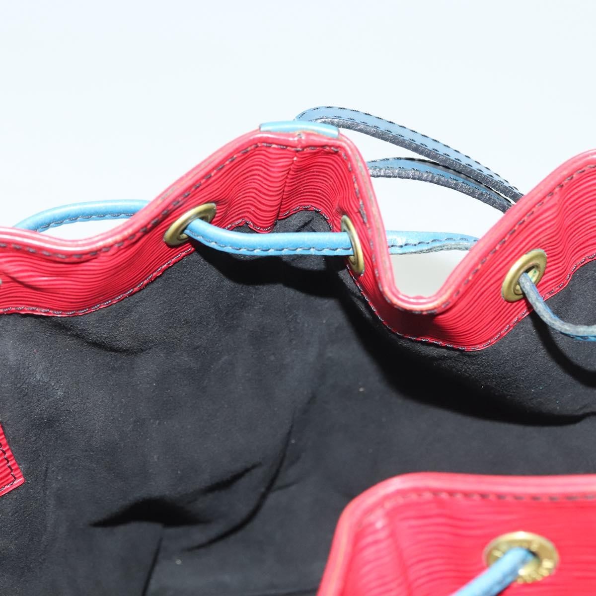Louis Vuitton Petit Noe Epi Leather Red Leather Shoulder Bag Bag (Pre-Owned)