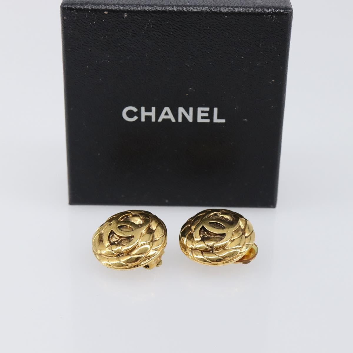 Chanel Vintage Round Cc Clip-On Metal Gold Metal Earrings Jewelry (Pre-Owned)