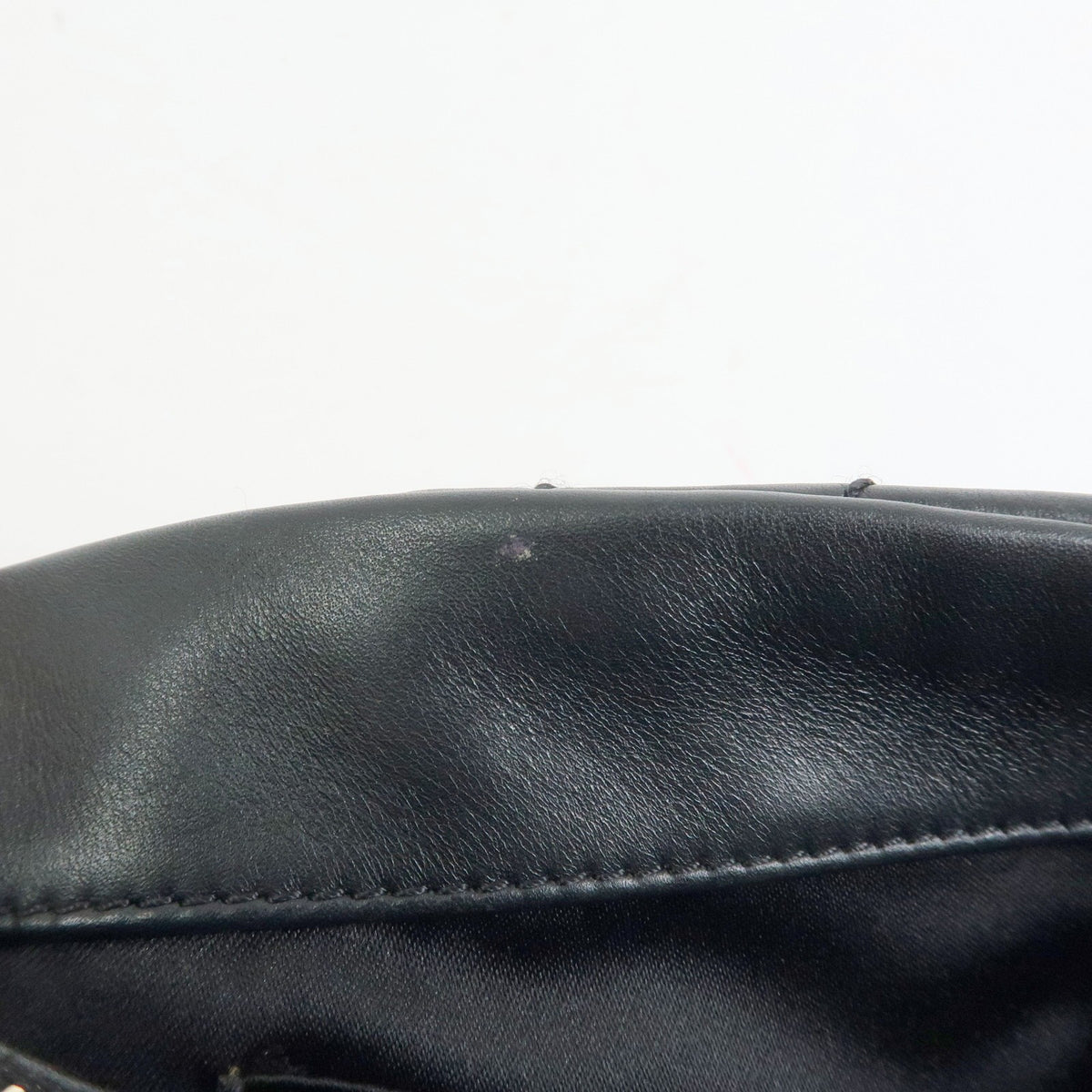 Chanel V Stitch Leather Black Calfskin Handbag (Pre-Owned)