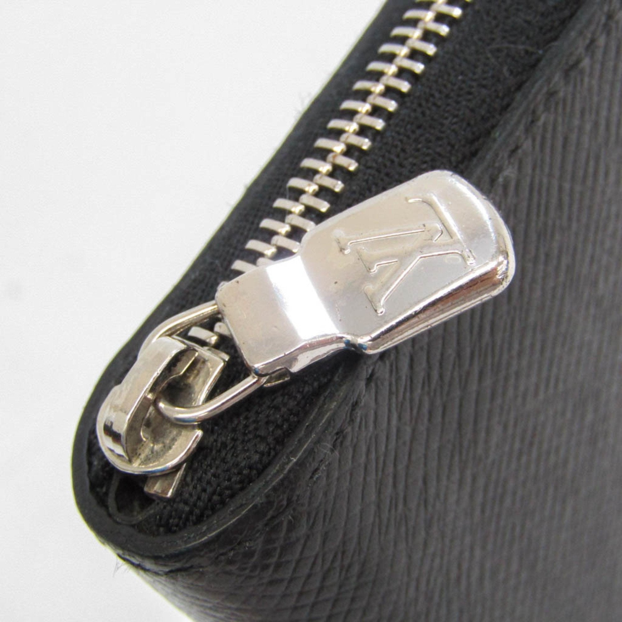 Louis Vuitton Black Leather Wallet (Pre-Owned)