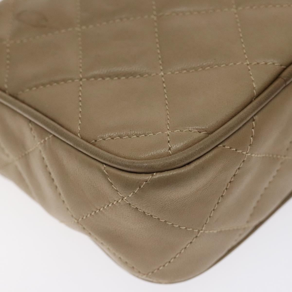 Chanel Vintage Diamond Cc Camera Quilted Leather Beige Leather Shoulder Bag Bag (Pre-Owned)