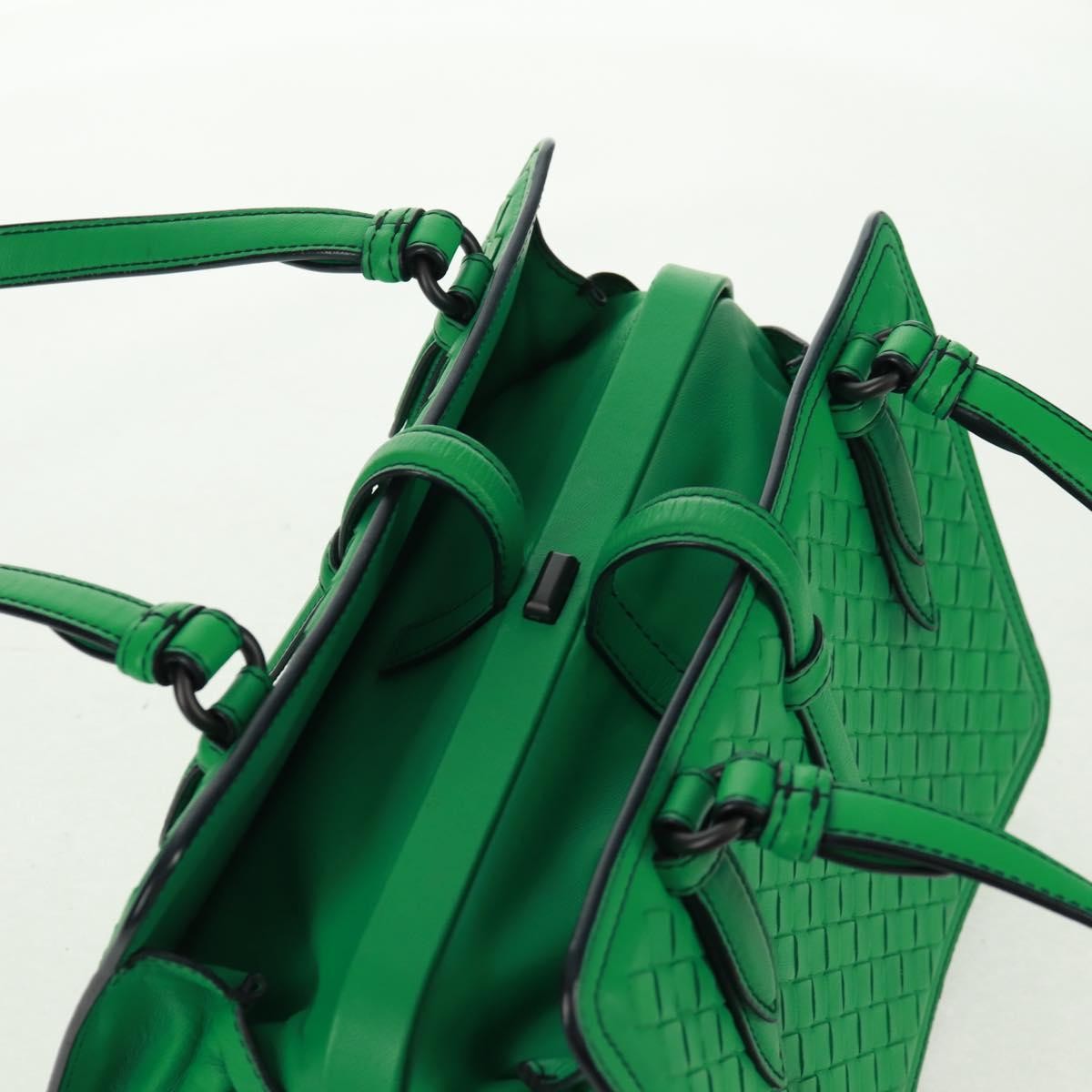Bottega Veneta Intrecciato Leather Green Leather Handbag (Pre-Owned)