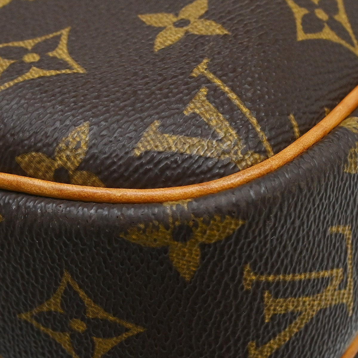 Louis Vuitton Reporter Monogram Canvas Brown Canvas Handbag (Pre-Owned)