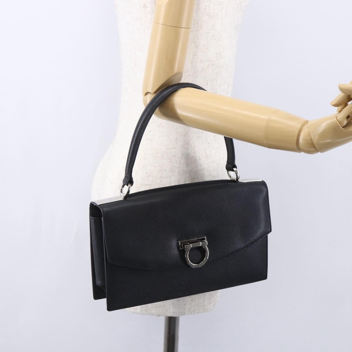 Salvatore Ferragamo Gancini Leather Black Leather Shoulder Bag Bag (Pre-Owned)