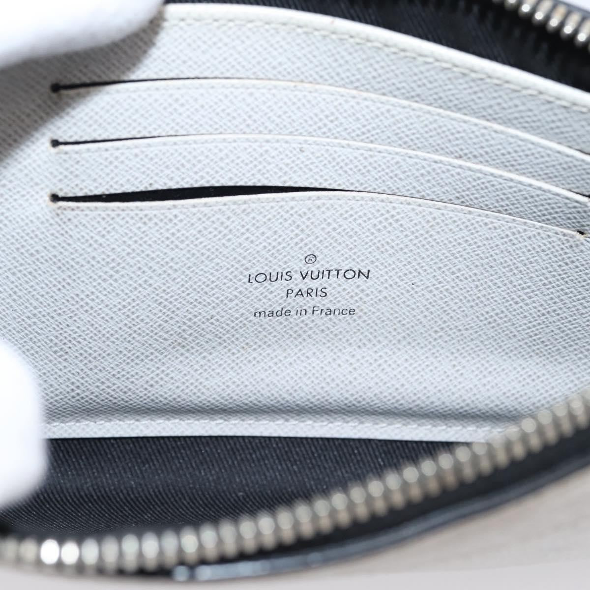 Louis Vuitton Discovery Pochette Monogram Taigarama White Canvas Clutche & Pouche Bag (Pre-Owned)