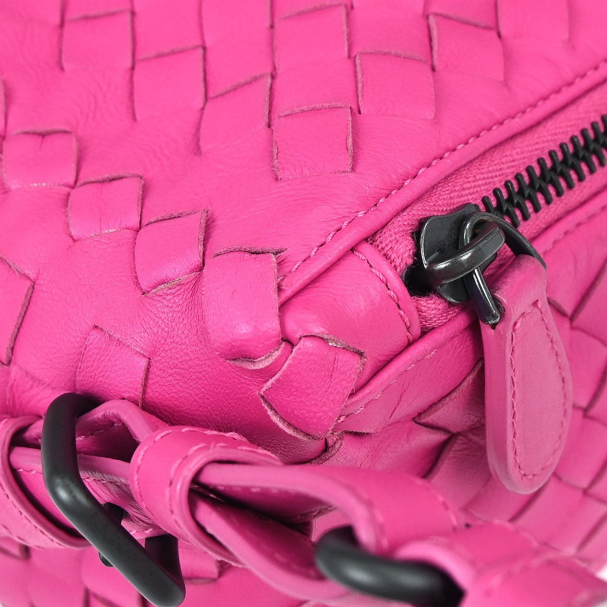 Bottega Veneta Intrecciato Leather Pink Leather Handbag (Pre-Owned)