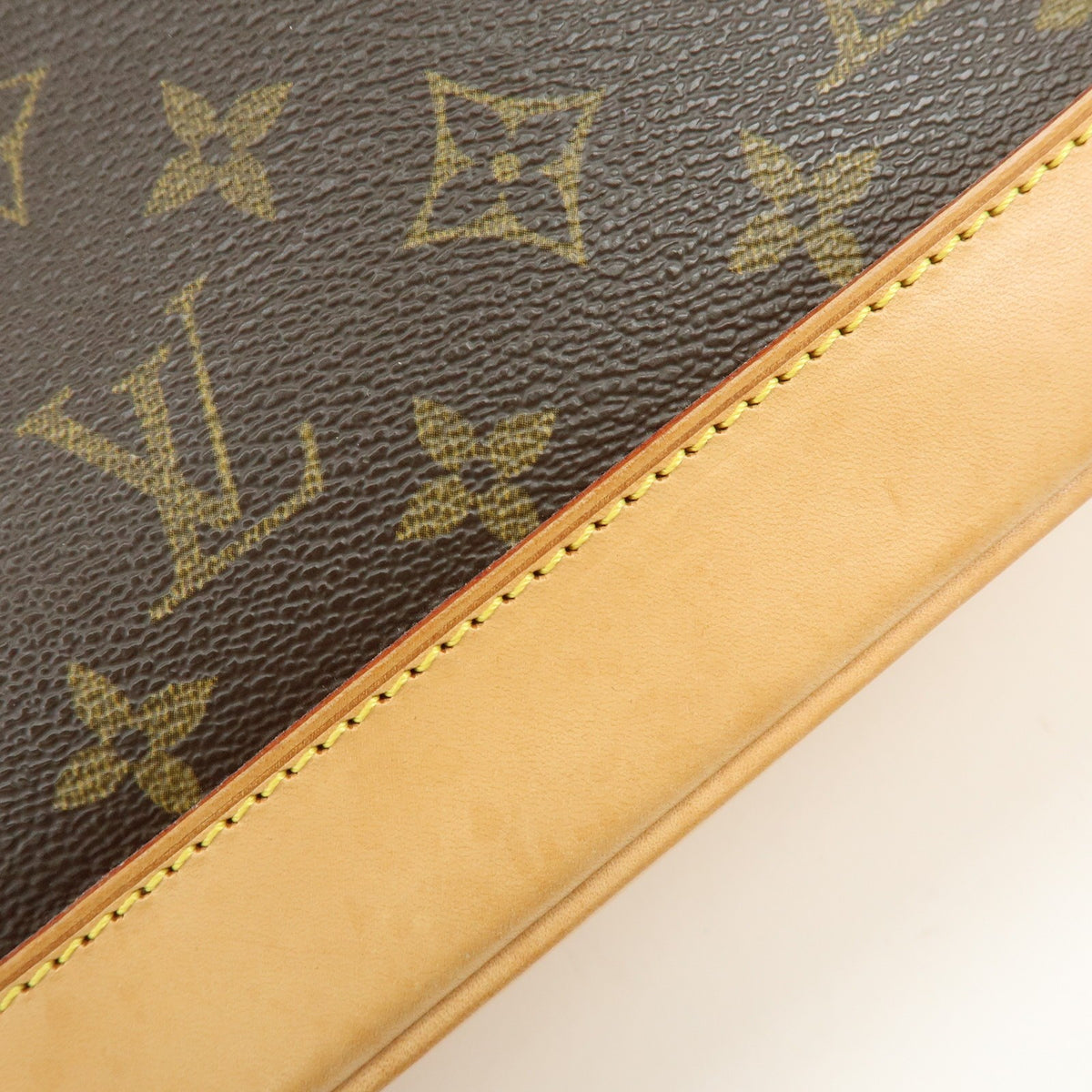 Louis Vuitton Alma Monogram Canvas Brown Canvas Handbag (Pre-Owned)