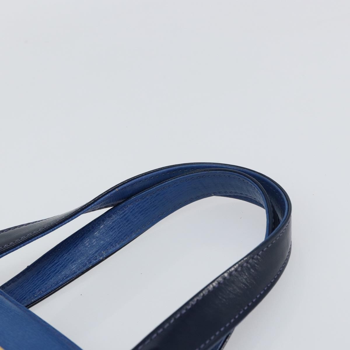 Burberry Vintage Leather Blue Leather Handbag (Pre-Owned)