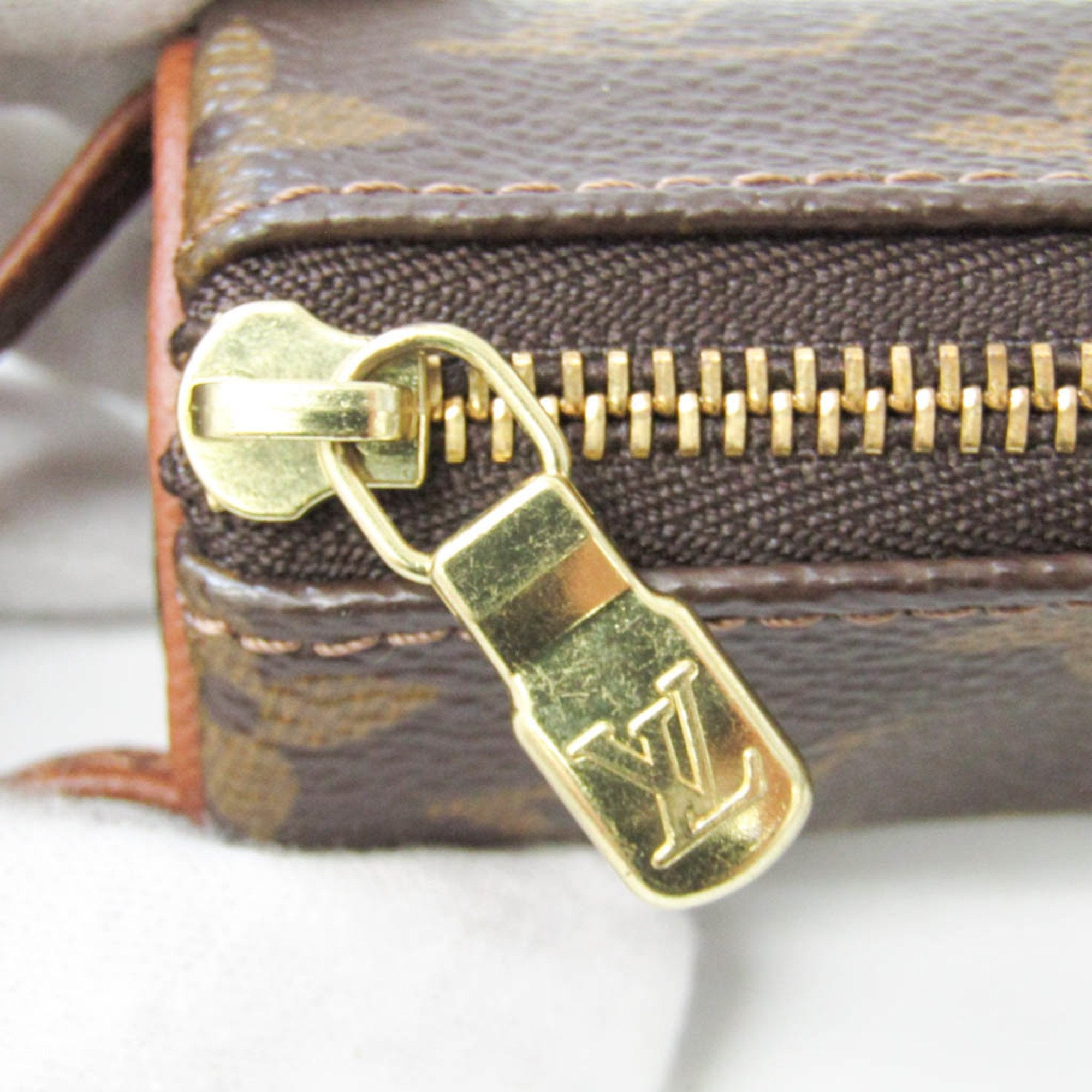 Louis Vuitton Etui À Balles De Golf Brown Canvas Wallet (Pre-Owned)