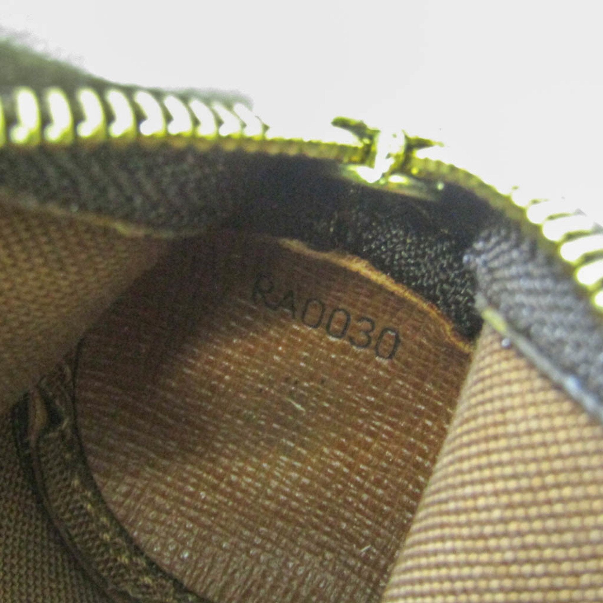 Louis Vuitton Etui À Balles De Golf Brown Canvas Wallet (Pre-Owned)