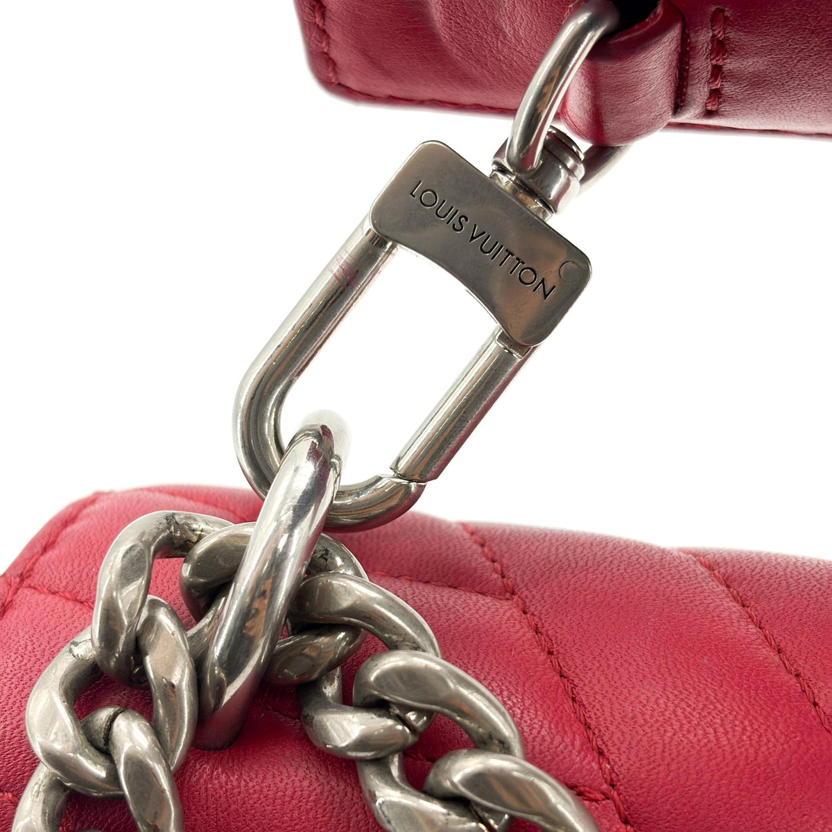Louis Vuitton New Wave Chain Quilted Leather Red Leather Handbag (Pre-Owned)