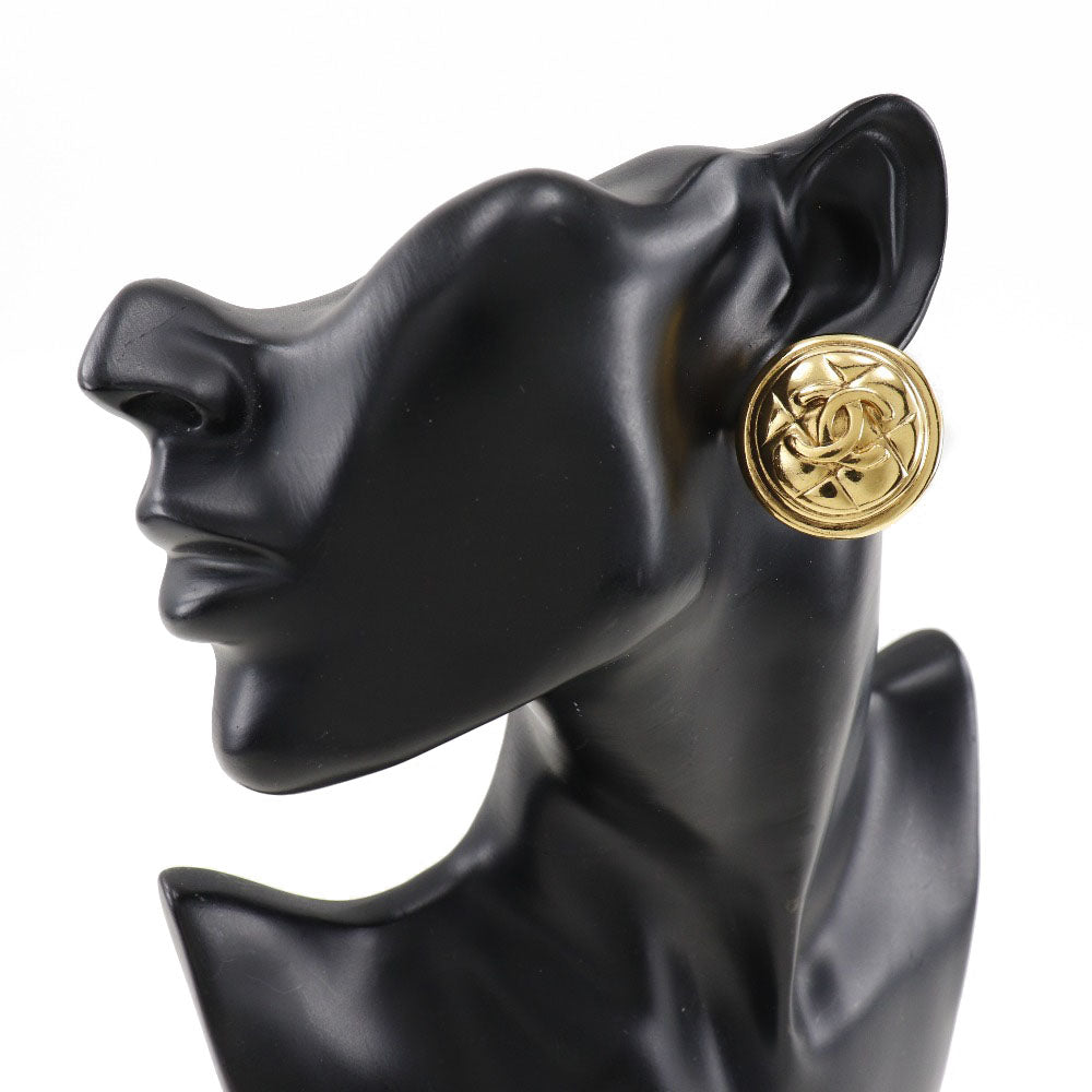 Chanel Matelassé Gold Gold Plated Earring Jewelry (Pre-Owned)