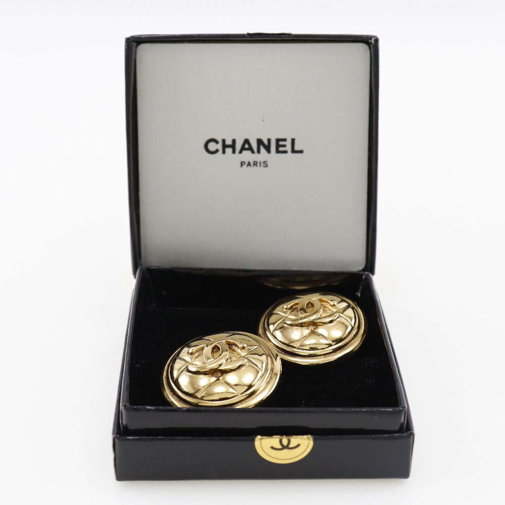 Chanel Matelassé Gold Gold Plated Earring Jewelry (Pre-Owned)